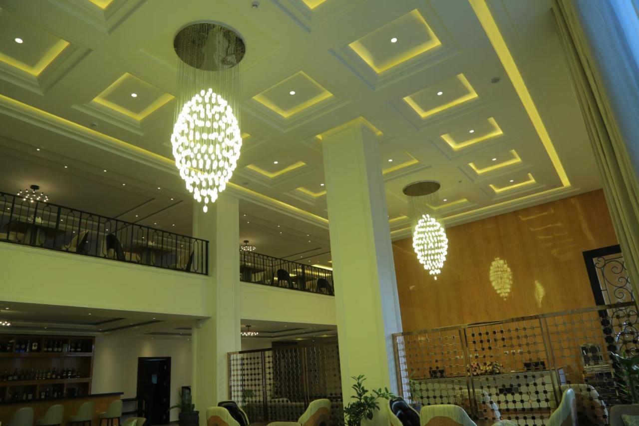 Check Inn Hotel 亚的斯亚贝巴 外观 照片