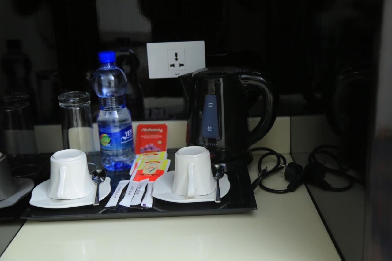 Check Inn Hotel 亚的斯亚贝巴 外观 照片