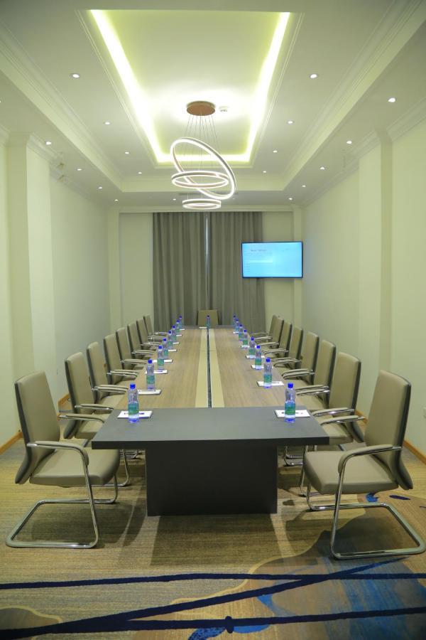 Check Inn Hotel 亚的斯亚贝巴 外观 照片