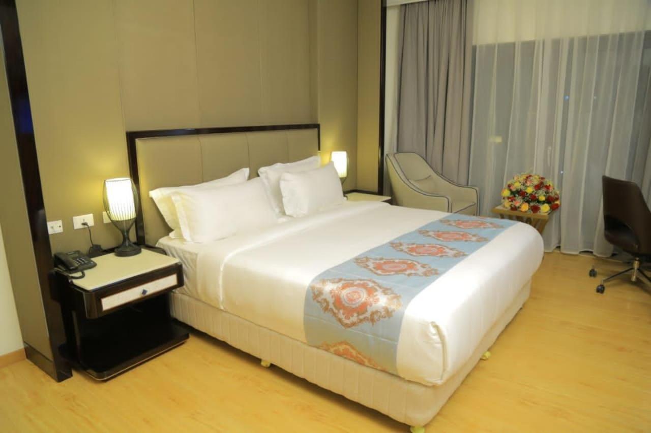 Check Inn Hotel 亚的斯亚贝巴 外观 照片