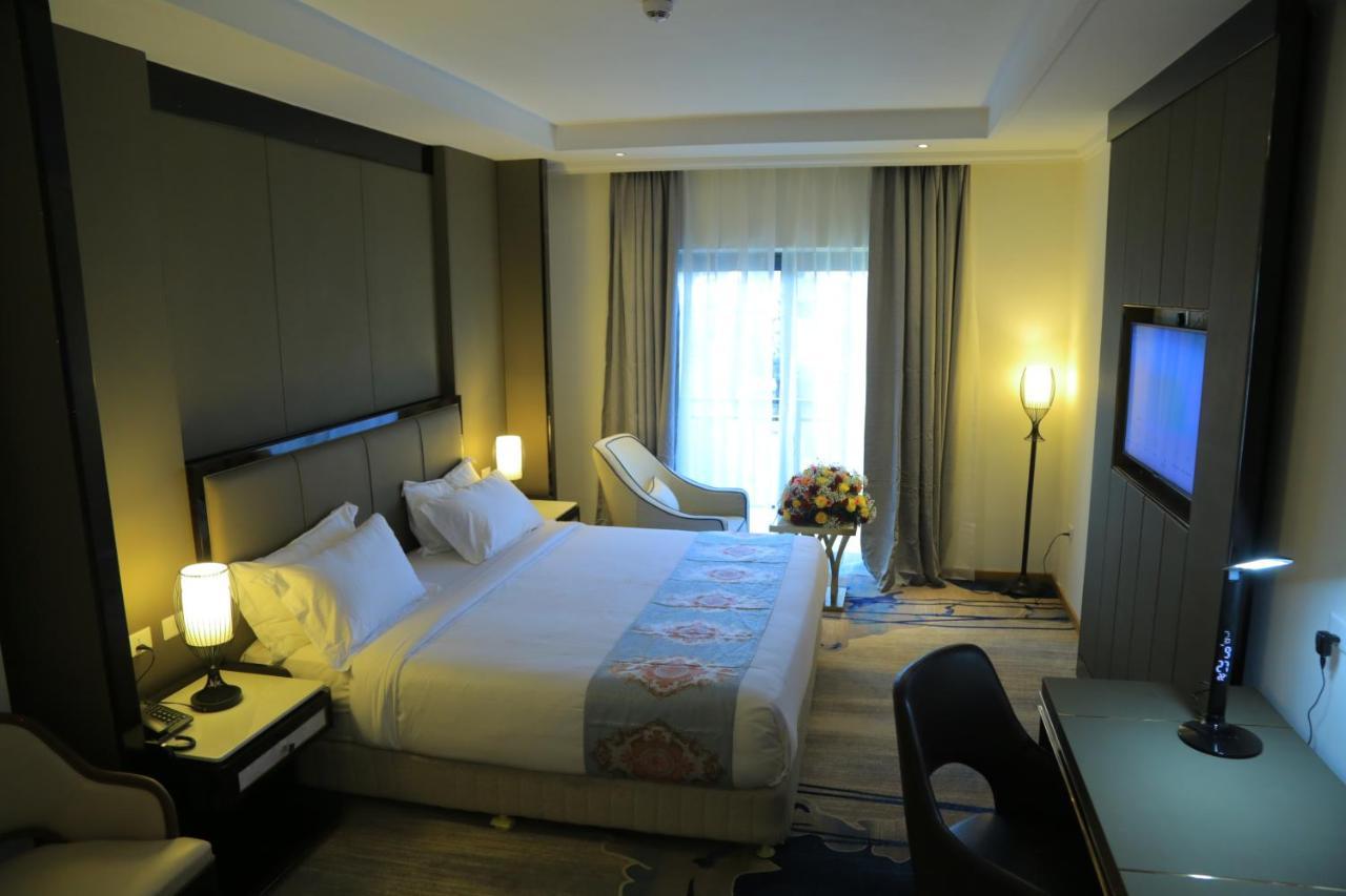 Check Inn Hotel 亚的斯亚贝巴 外观 照片