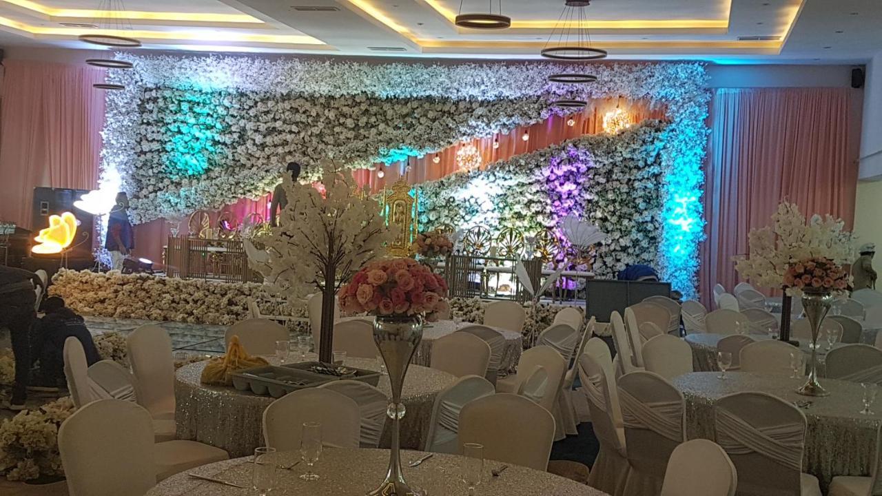 Check Inn Hotel 亚的斯亚贝巴 外观 照片