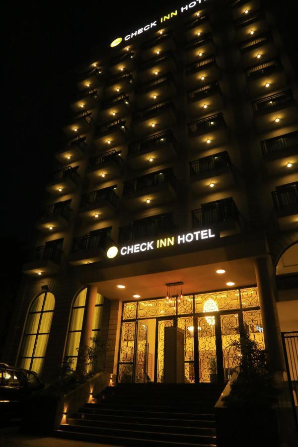Check Inn Hotel 亚的斯亚贝巴 外观 照片