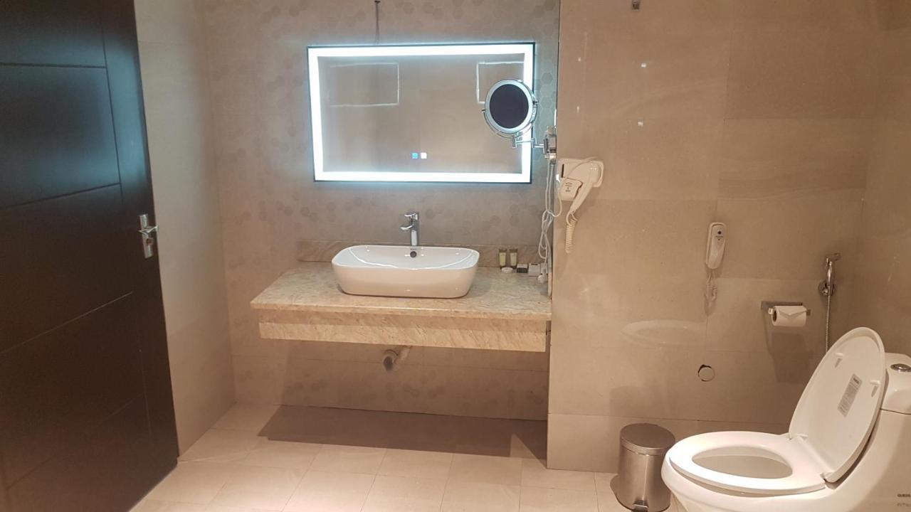 Check Inn Hotel 亚的斯亚贝巴 外观 照片